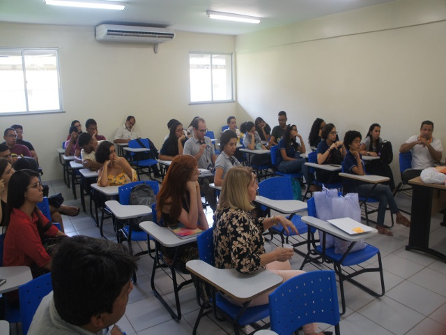 REUNIÃO COM MONITORES E SERVIDORES